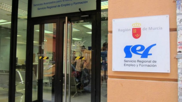 El paro se ceba en la Región durante la pandemia, pero no tanto como en el resto del país
