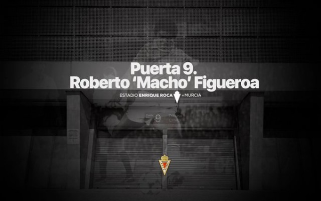 Honores al mito: La puerta número 9 del estadio del Murcia llevará el nombre de 