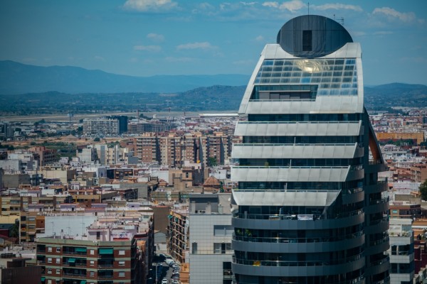 El sector inmobiliario teme un freno en la inversión si el Consell interviene en la venta de edificios