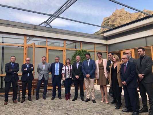 Alicante reúne a empresarios, vecinos, ecologistas y colegios profesionales para trazar la reconstrucción