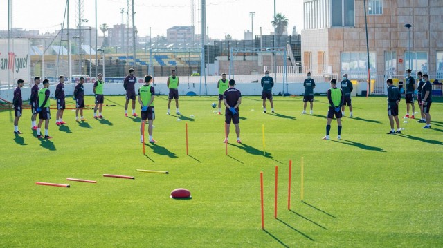 Minuto de silencio y crespón negro en el Villarreal por las víctimas de la covid-19