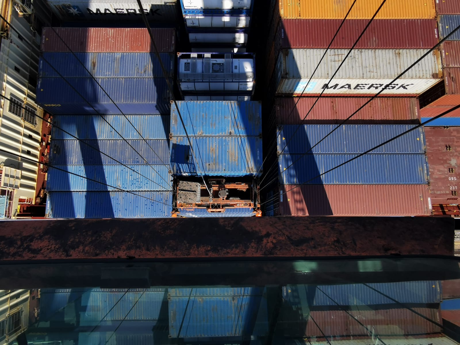 Estiba de un contenedor en PortCastelló - 