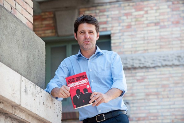Quien lee el libro entiende que la militancia del PSOE eligiera a Sánchez como castigo a lo ocurrido