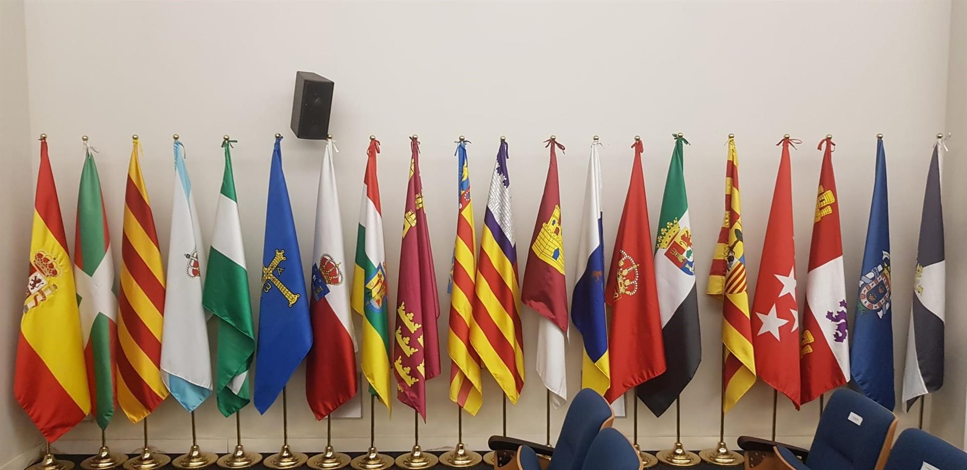 Banderas de España y las comunidades autónomas - Foto: SERGIO MARTÍN DE VIDALES DIAGO (EP) - 