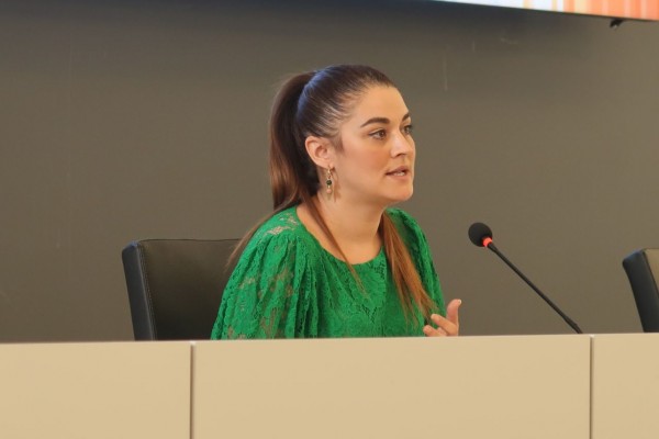 La nueva fiscalidad: el Consell cobrará impuestos por las emisiones de vehículos privados y centros comerciales