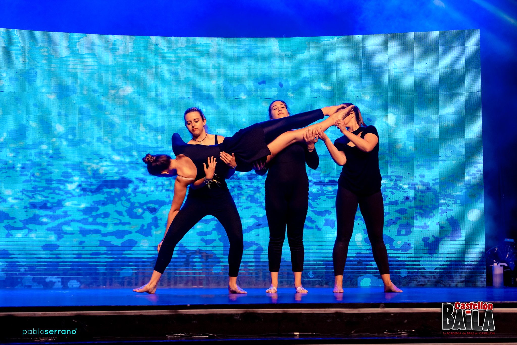 Bailar pegados (con mascarilla) es bailar: así plantean reabrir las escuelas de danza