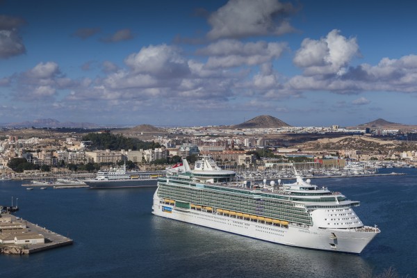 El Puerto se remanga para convencer al crucerista indeciso