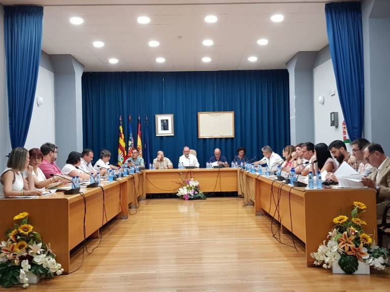 La oposición de El Campello reclama liquidar el presupuesto de 2019 para las ayudas del covid-19