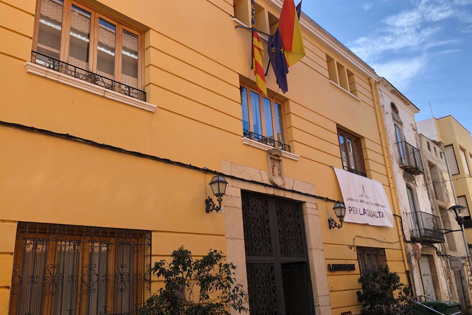 Alcalà-Alcossebre lleva a pleno la prohibición de la compra en el top manta