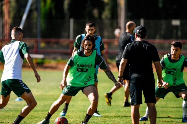 Entrenamiento en grupos de 14 jugadores y con partidillos