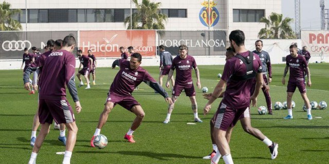 El Villarreal sigue en la fase 3 de entrenamiento, pero con dos grupos de 14
