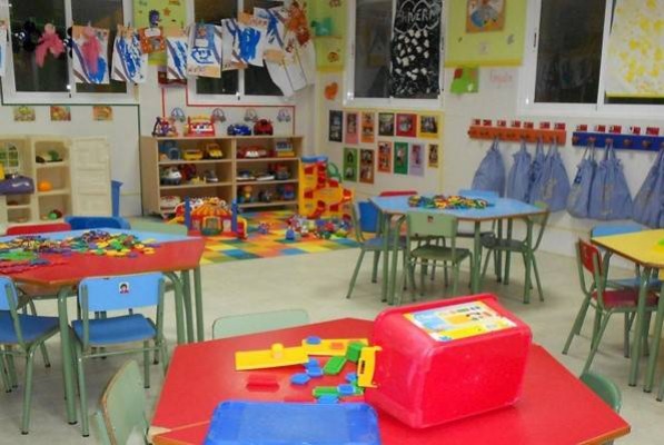 Casi 500 familias con niños de tres años podrán pedir plaza en colegios de Vila-real por internet