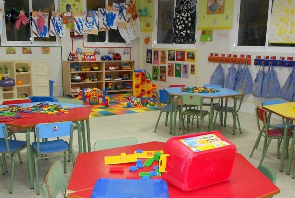 Casi 500 familias con niños de tres años podrán pedir plaza en colegios de Vila-real por internet