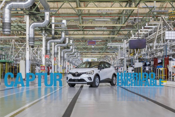 Renault inicia la producción de su primer híbrido enchufable en Valladolid, el Captur E-Tech Plug-in