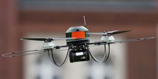 Drones para transportar desfibriladores y atender paros cardíacos extrahospitalarios