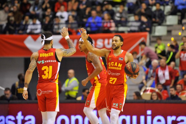 Rojas y Booker copan el protagonismo en las mejores jugadas del UCAM CB esta temporada