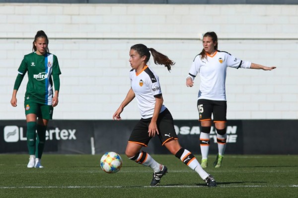 Paula Guerrero renueva con el Valencia Femenino un temporada más