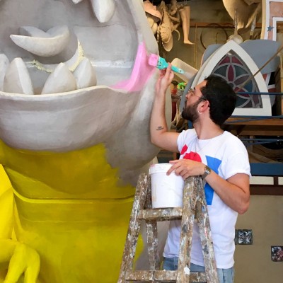 Sanz i Vila 'il·lustra' la foguera experimental dels dinosaures