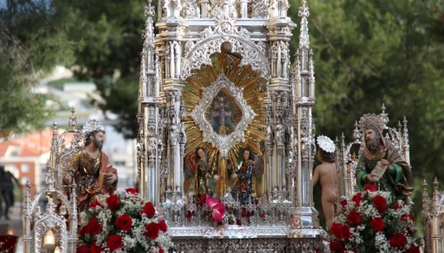 De la Santa Faz de Alicante a la  Cruz de Caravaca: Javier Ramos recorre la España Sagrada
