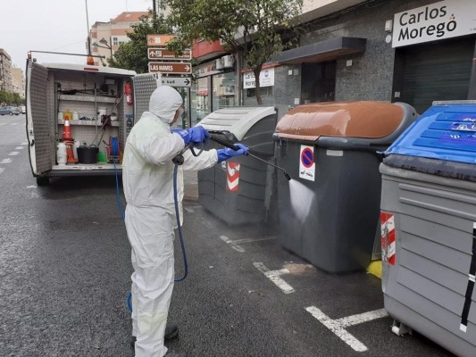  Valencia inyecta un millón para reforzar los servicios de limpieza en la desescalada