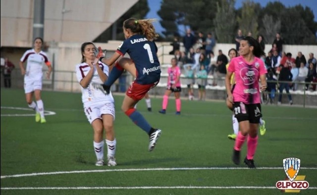 El Alhama CF ElPozo renueva a la portera Laura Martínez y a la defensa Paula González  