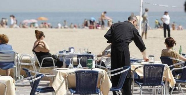 El sector servicios desciende sus ventas un 14,2% en marzo en la Comunitat 