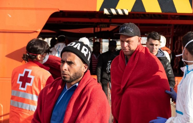 Dos inmigrantes llegados en patera a Cabo Tiñoso dan positivo por coronavirus