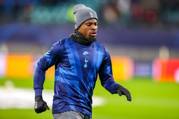 El Tottenham estudia una sanción a Aurier tras quebrar la cuarentena por tercera vez
