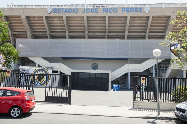 El personal no deportivo del Hércules cobra la nómina de mayo
