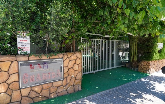 La policía precinta La Guarida, un bar de Cartagena, tras descubrir más de 270 personas en su interior