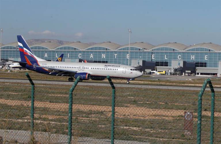 El aeropuerto de Alicante-Elche opera 39 vuelos de repatriación; el de València 17 y carga sanitaria