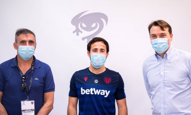 El Levante UD y Joan Monterde amplían su vinculación