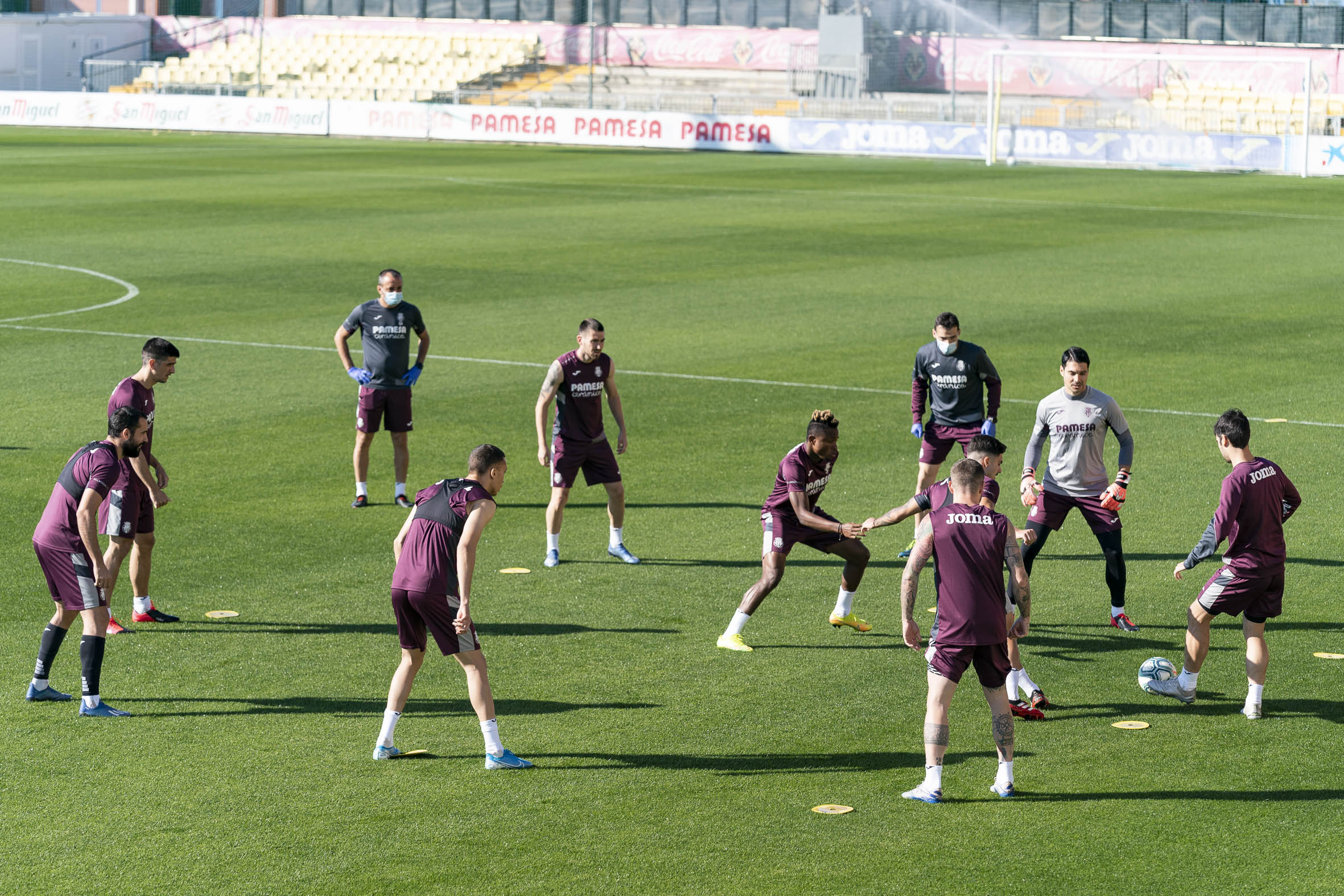 El Villarreal acorta plazos para volver a la Liga y ya trabaja con grupos específicos de 10 jugadores