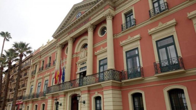 Murcia liquida facturas a proveedores por 29 millones en 19 días frente a los 77 de media habituales