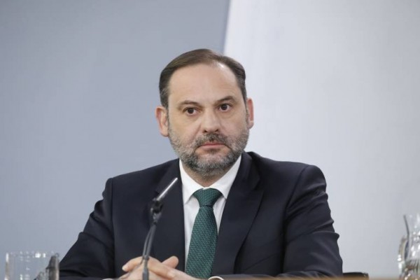 Ábalos confía en que el turismo internacional se reinicie a finales de junio
