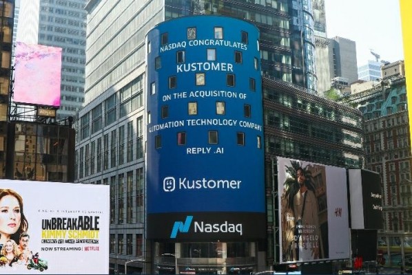 Kustomer compra la 'startup' con sello alcoyano Reply.ai y Times Square lo anuncia a lo grande