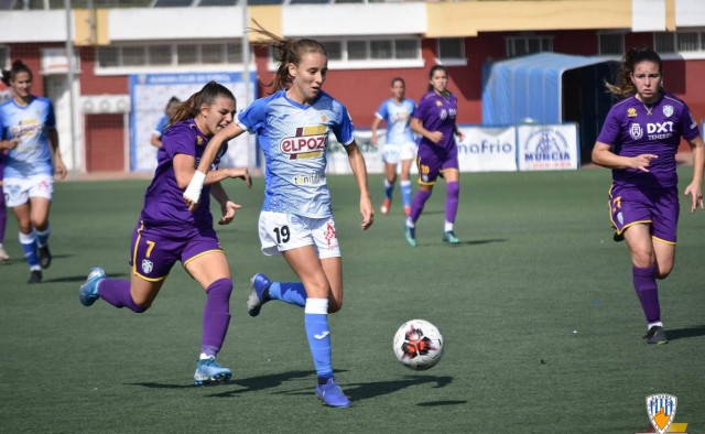 La extremo Marina Martí, quinta jugadora que renueva con el Alhama CF ElPozo esta semana