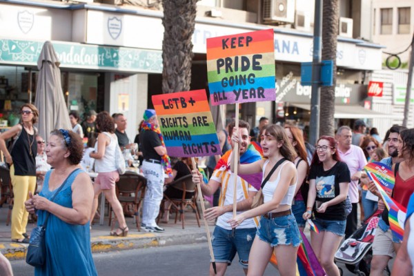 Castelló recibe una media de 50 consultas semanales de personas LGTBI que necesitan ayuda