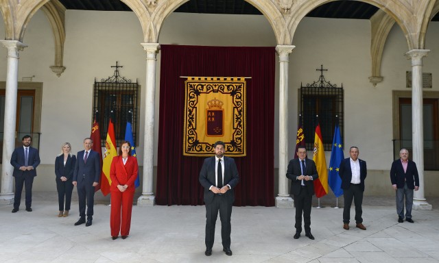 Comunidad, patronal y sindicatos cierran un pacto de reactivación con 182 millones