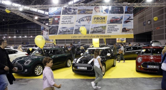 Casi la mitad de los españoles descarta comprar un coche en los próximos 18 meses