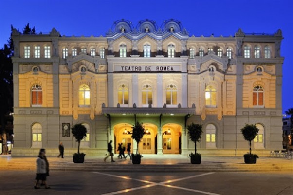 Romea, Teatro Circo y Bernal preparan la apertura de las taquillas para la devolución de entradas