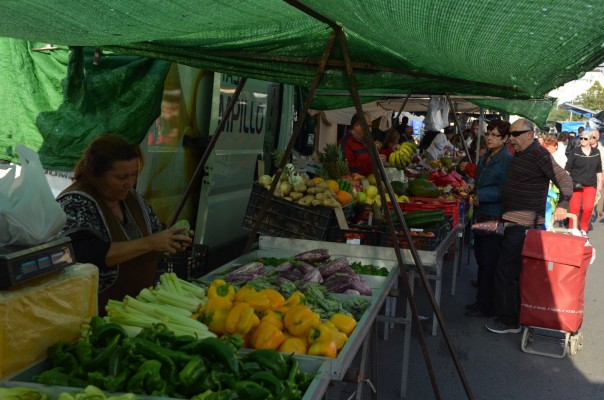 Torrevieja es el único municipio de la Vega Baja que no ha vuelto a instalar el mercadillo semanal