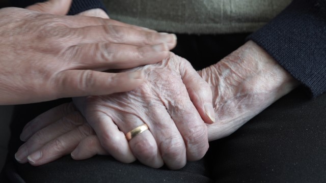 BBVA y sus empleados destinan 32.000 euros para la compra de material sanitario en València a través de Cáritas 