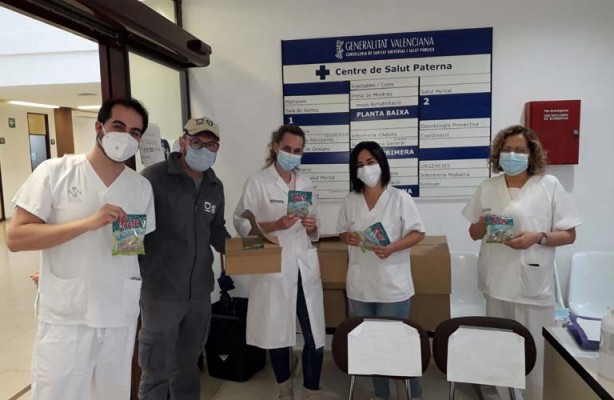 Paterna colabora con Trolli en el reparto de 6.400 bolsas de golosinas donadas a centros hospitalarios
