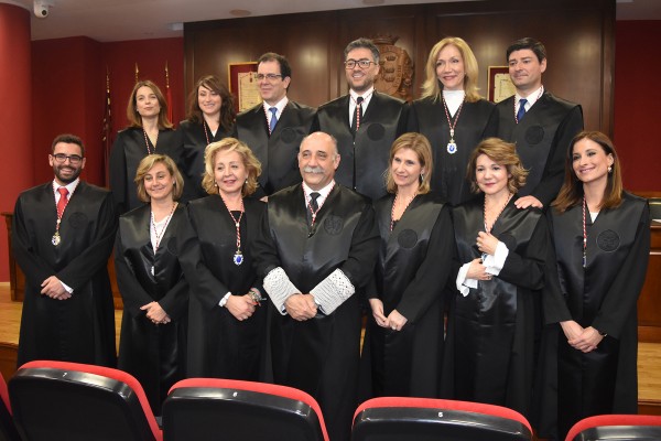 Los abogados de Murcia abren un canal para solicitar el acceso a la justicia gratuita vía WhatsApp