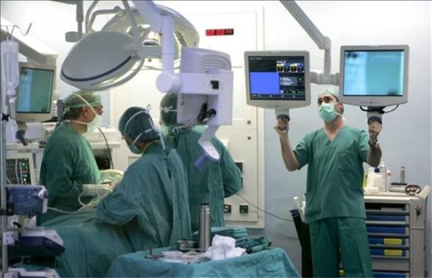 La Generalitat destina 1.098.425 euros al nuevo quirófano híbrido de cirugía vascular del Peset