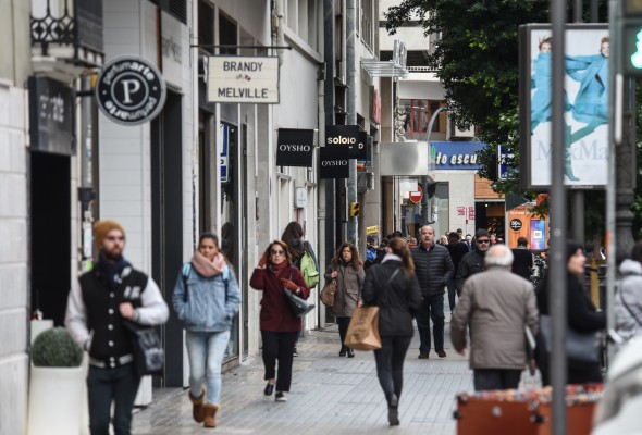 La prohibición de las rebajas enfurece al comercio de la Comunitat: 
