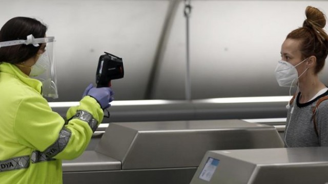 FGV estudia diversas fórmulas para controlar la temperatura de los viajeros en el metro