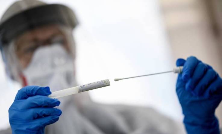 La pérdida del olfato es el síntoma que más se relaciona con la presencia de anticuerpos frente al virus