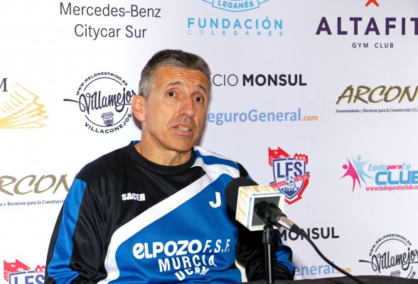Juan Alcaraz deja el banquillo del UCAM ElPozo FSF tras cuatro años  